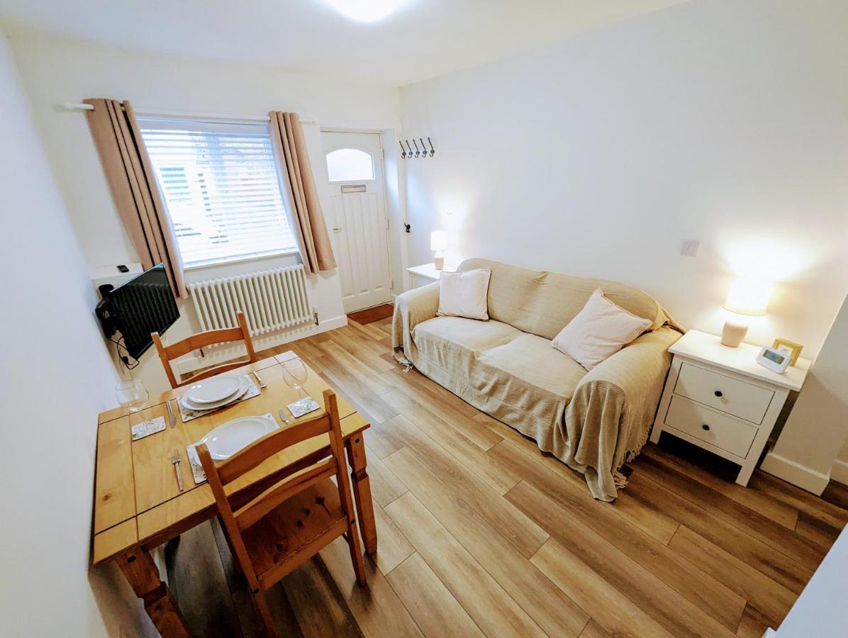 Blossom Holiday Lets - 94 Roseberry Cottages Гисборо Экстерьер фото